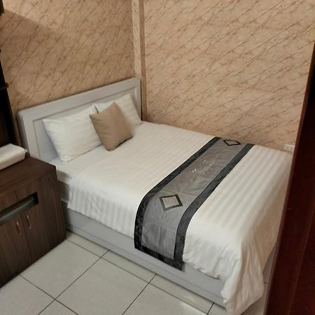 Roma Hotel Noi Bai Airport Hanoi Exterior photo